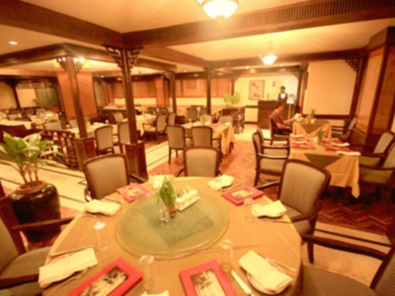 Radisson Blu Atria Bengaluru Hotel Restoran gambar