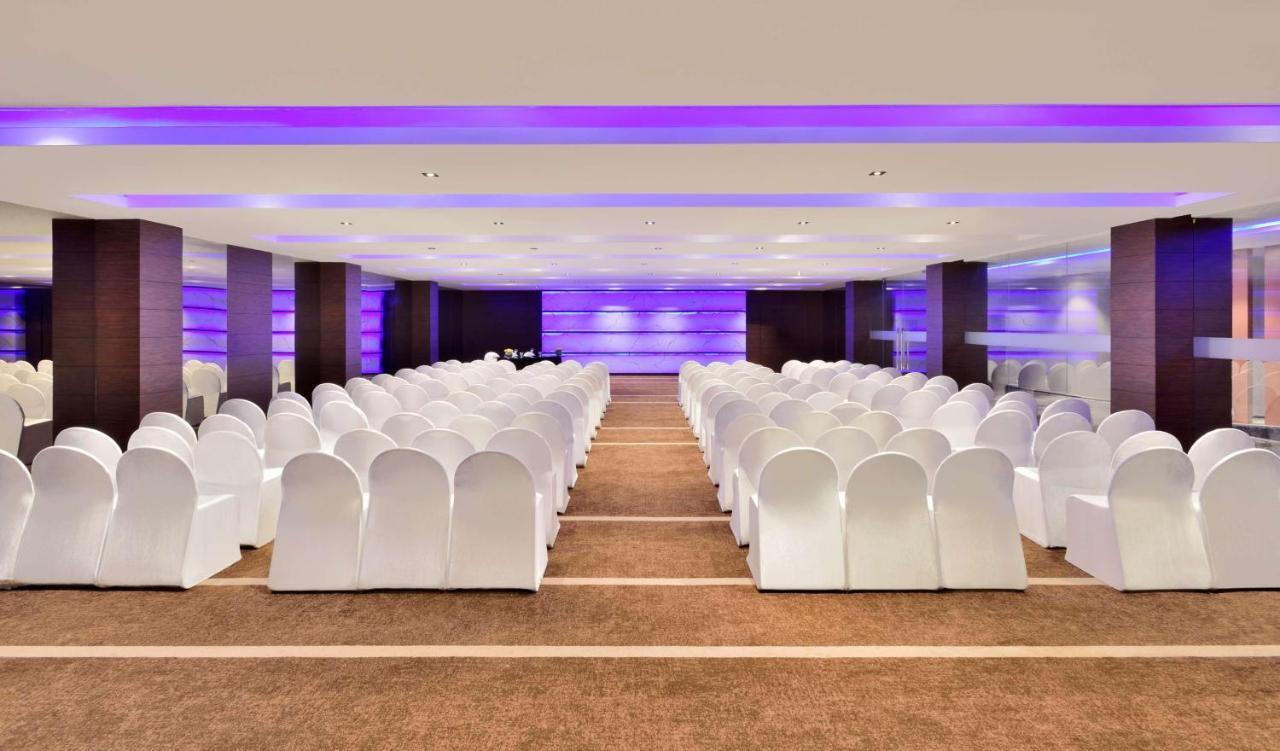 Radisson Blu Atria Bengaluru Hotel Luaran gambar